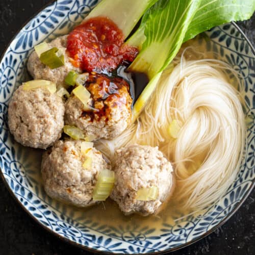Bakso: Indonesian Meatball Soup with Noodles