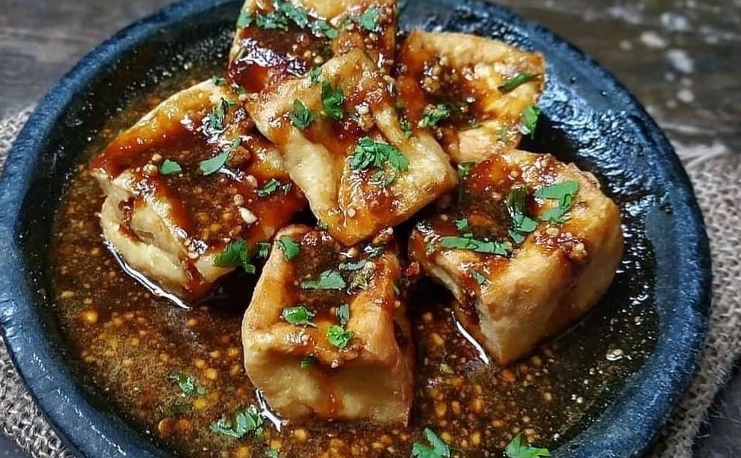 Tahu Gejrot: Fried Tofu with Sweet and Spicy Sauce